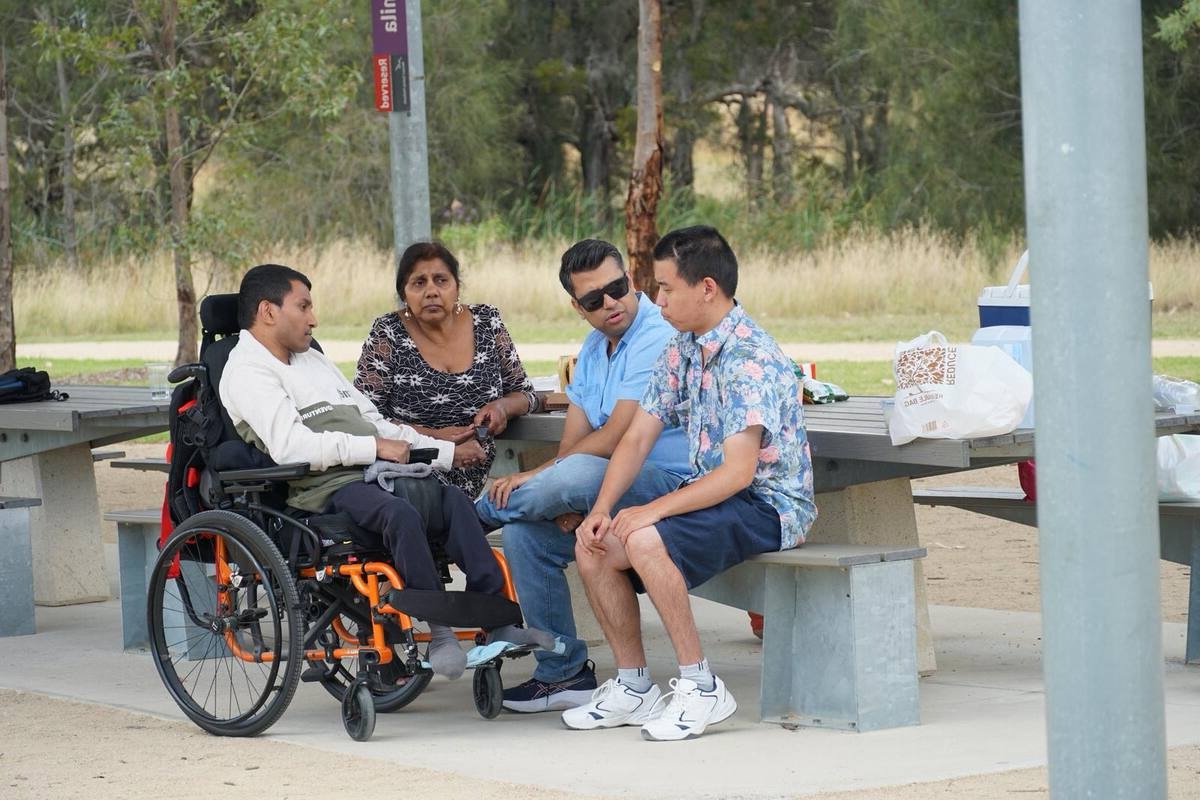 Enable Hub participants and support team chatting at a picnic table